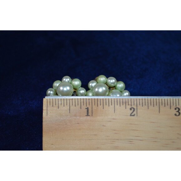 Vintage Faux Pearl Cluster Clip on Earrings Seafoam Pastel Pale Green - Picture 5 of 6